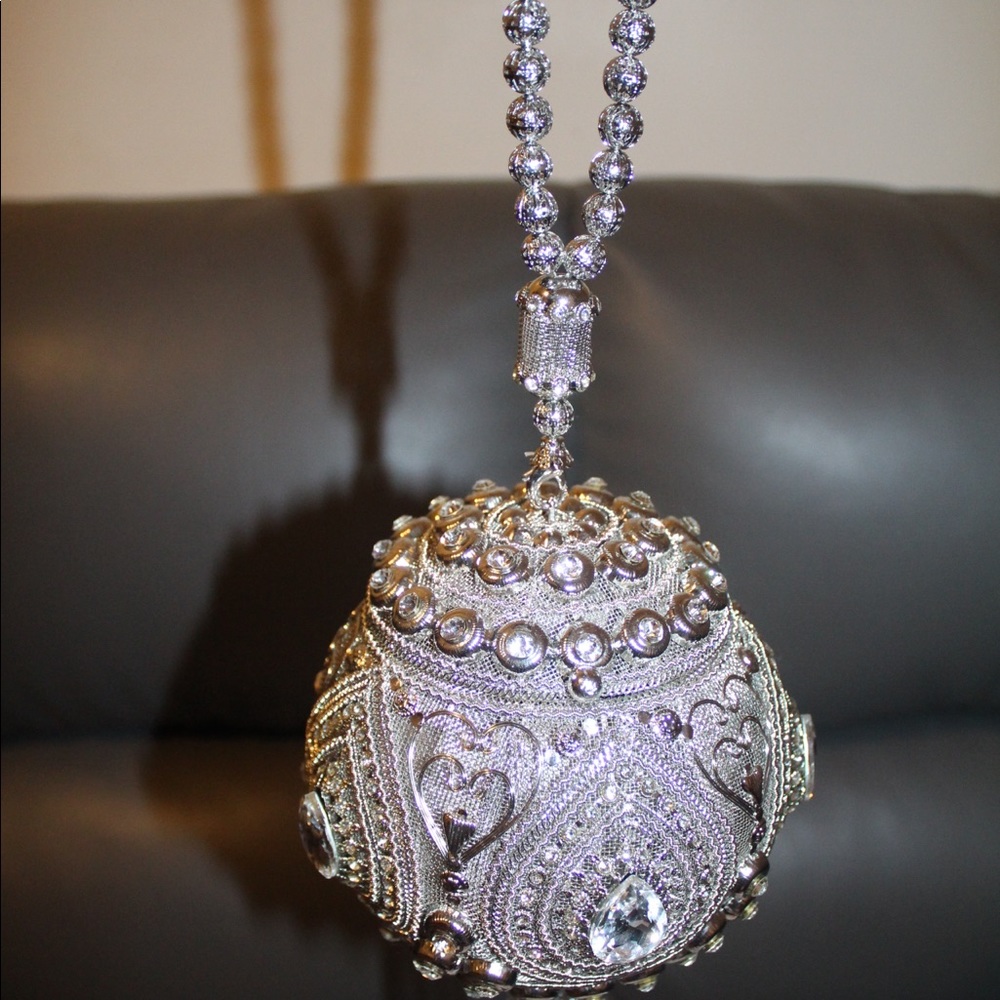 Oval Purse - Picture 3 of 5